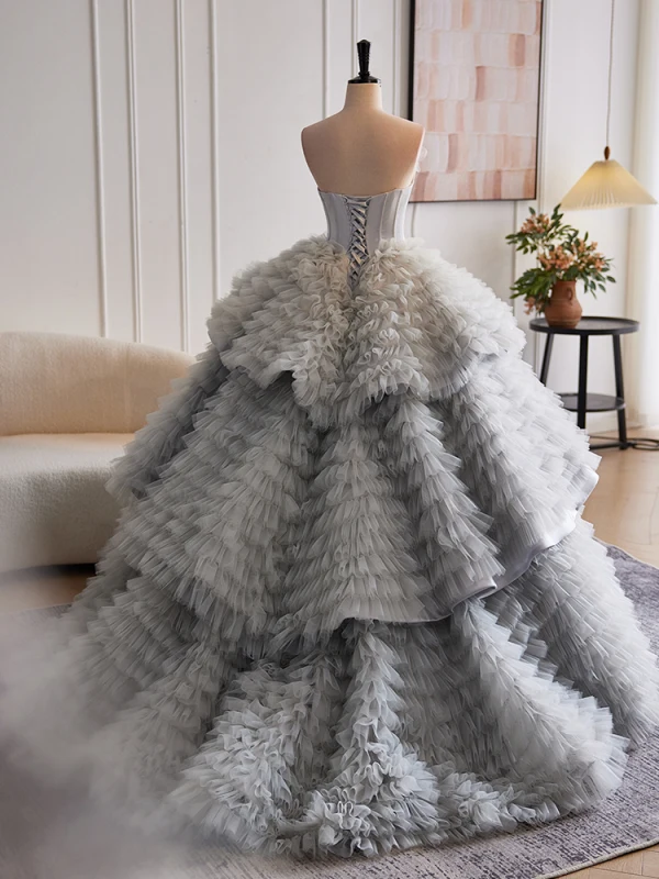 Vintage / Retro Quinceañera Grey Cascading Ruffles Ruffle Prom Dresses 2024 Ball Gown Strapless Sleeveless Backless Sweep Train Prom Formal Dresses