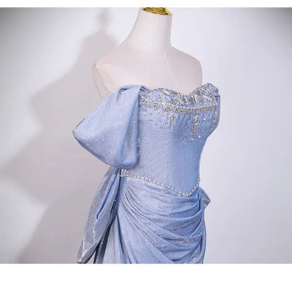 Charmant Bling Bling Bleu Ciel Perlage Faux Diamant Robe De Bal 2026 Princesse De l'épaule Manches Courtes Dos Nu Noeud Train De Balayage Robe De Ceremonie