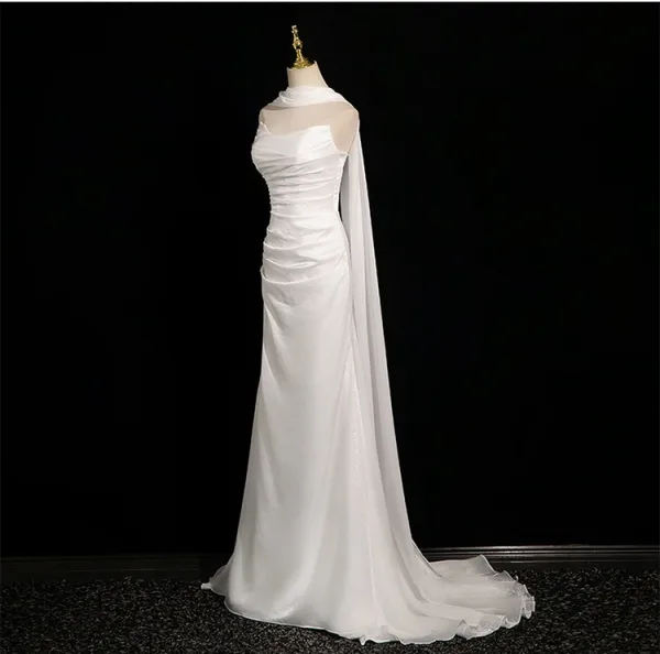 Modest / Simple Amazing / Unique White Wedding Dresses 2024 Trumpet / Mermaid Strapless Sleeveless Backless Sweep Train Wedding