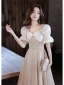 Audrey Hepburn Style Champagne Sequins Homecoming Graduation Dresses 2022 A-Line / Princess Bow Square Neckline Puffy Short Sleeve Knee-Length Graduation Dresses