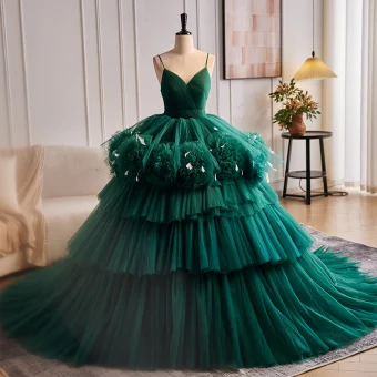Elegant Dark Green Cascading Ruffles Ruffle Quinceañera Prom Dresses 2024 Ball Gown Spaghetti Straps Sleeveless Backless Court Train Formal Dresses Prom