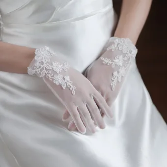 Vintage Retro White Lace Flower Wedding Bridal Gloves 2025