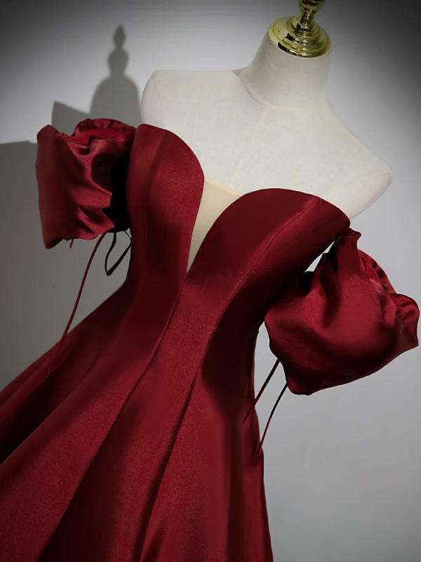 Chic / Beautiful Burgundy Satin Prom Dresses 2023 Ball Gown Off-The-Shoulder Puffy Short Sleeve Backless Floor-Length / Long Prom Formal Dresses