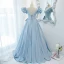 Style Audrey Hepburn Bleu Ciel Dos Nu Robe De Bal 2021 Encolure Carrée Manches Courtes Bretelles croisées Longue Satin Promo Princesse Robe De Cérémonie