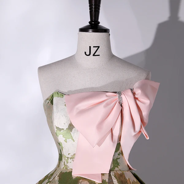 Fantaisie Vert Floral Satin Robe De Bal 2022 Robe Boule Bustier Noeud Sans Manches Dos Nu Longue Robe De Ceremonie