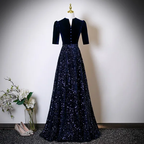 Elegant Black Sequins Mother Of The Bride Dresses 2025 A-Line / Princess High Neck Short Sleeve Floor-Length / Long Wedding