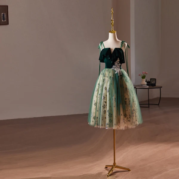 Vintage / Retro Dark Green Sequins Lace Flower Homecoming Graduation Dresses 2024 Spaghetti Straps Sleeveless Backless Tea-length Formal Dresses