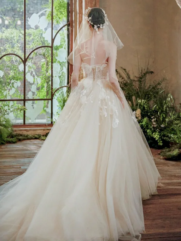 Vintage / Retro White Lace Flower Appliques Wedding Dresses 2025 A-Line / Princess Strapless Sleeveless Backless Court Train