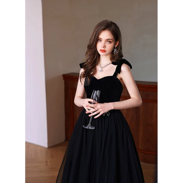 Chic / Beautiful Black Rhinestone Bow Prom Dresses 2022 A-Line / Princess Spaghetti Straps Sleeveless Backless Floor-Length / Long Prom Formal Dresses