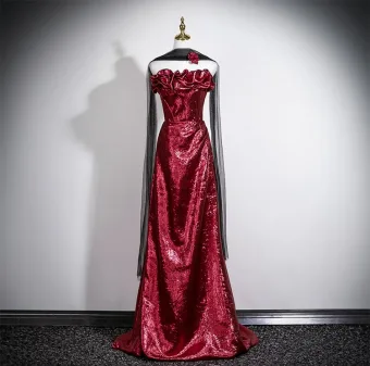 Sexy Burgunderrot Pailletten Abendkleider 2025 Meerjungfrau Rüschen Bandeau Ärmellos Rückenfreies Sweep Pinsel Zug Festliche Kleider