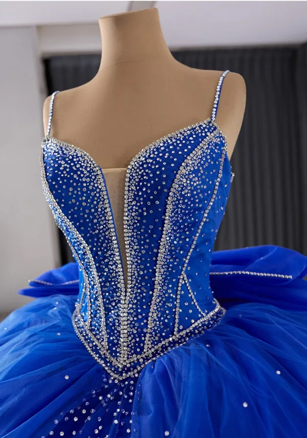 High-end Royal Blue Rhinestone Ball Gown Prom Dresses 2024 Spaghetti Straps Sleeveless Backless Bow Court Train Prom Formal Dresses