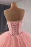 High End Pink Perlenstickerei Fallende Rüsche Brautkleider / Hochzeitskleider 2025 Ballkleid Bandeau Ärmellos Rückenfreies Kapelle-Schleppe Hochzeit