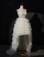 Charmant Blanche Perlage Paillettes Volants en Cascade Asymétrique Plage Robe De Mariée 2024 Robe Boule Bretelles Spaghetti Sans Manches Dos Nu Mariage
