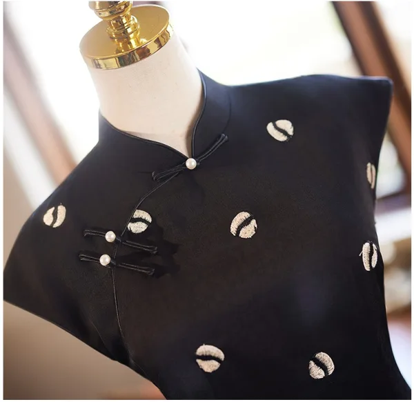 Vintage / Retro Black Embroidered Evening Party Cheongsam 2025 Trumpet / Mermaid High Neck Sleeveless Tea-length