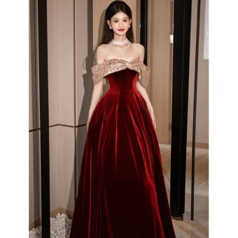 Sexy Burgundy Sequins Velvet Prom Dresses 2023 A Line Princess Off The Shoulder Sleeveless Backless Floor Length Long Prom Formal Dresses