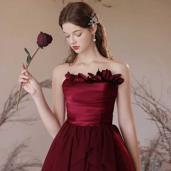 Chic / Beautiful Burgundy Appliques Prom Dresses 2024 A-Line / Princess Strapless Sleeveless Backless Floor-Length / Long Prom Formal Dresses