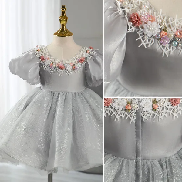 Chic / Beautiful Grey Wedding Short Flower Girl Dresses 2022 Ball Gown Scoop Neck Puffy Short Sleeve Pearl Sequins Appliques Flower Girl Dresses