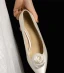 Elegant Ivory Rose Appliques Wedding Shoes 2024 Satin 8 cm Stiletto Heels Pointed Toe Wedding Pumps High Heels