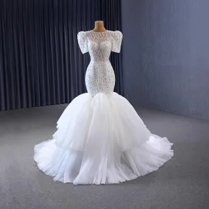 Haut De Gamme Blanche Fait Main Perlage Perle Paillettes Robe De Mariée 2023 Trompette Sirène Encolure Dégagée Manches Courtes Tribunal Train Mariage