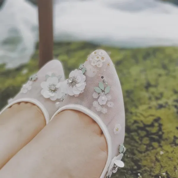 Elegant White Handmade Rhinestone Sequins Wedding Shoes 2023 Leather 6 cm Stiletto Heels Pointed Toe Wedding Pumps High Heels