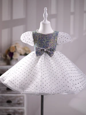 Mode Blanche Paillettes Tachetée Courte Robe Ceremonie Fille 2024 Robe Boule Perle Encolure Dégagée Manches Courtes