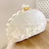 Chinesischer Stil Weiß Handgefertigt Perle 3D Spitze Satin Strassenmode Clutch Tasche 2023