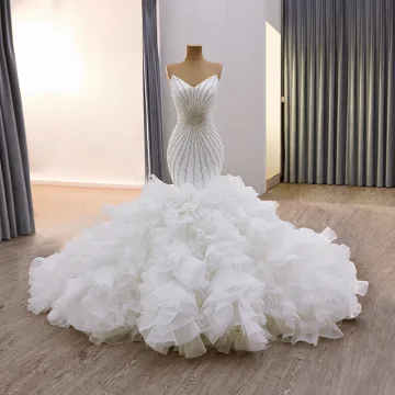 Charmant Luxe Witte Kralen Parel Rhinestone Cascading Ruches Trouwjurken 2025 Trompet Zeemeermin Strapless Mouwloos Ruglooze Royal Train Huwelijk