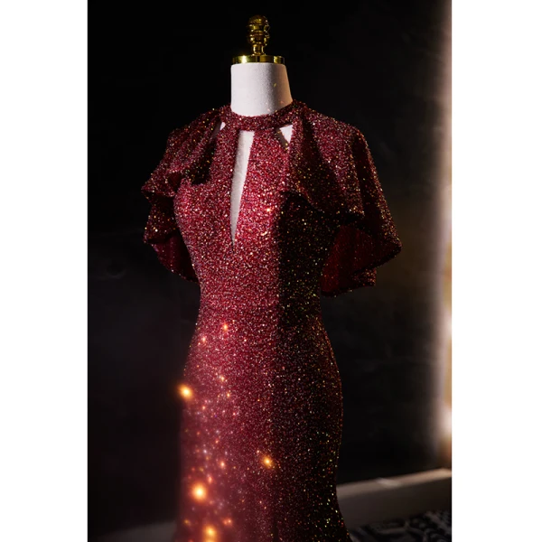 Scintillantes Bordeaux Paillettes Robe De Soirée 2023 Trompette / Sirène Col Haut Manches Courtes Train De Balayage Soirée Robe De Ceremonie