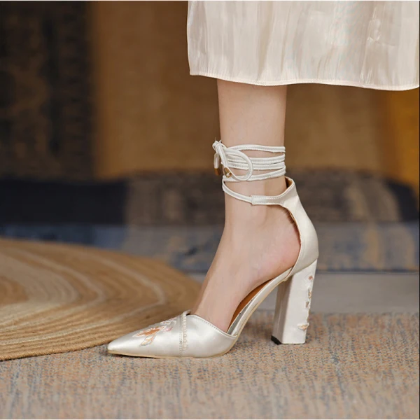 Élégant Ivoire Brodé Perle Promo Sandales Femme 2022 Bride Cheville 9 cm Talons Épais À Bout Pointu Talons Hauts