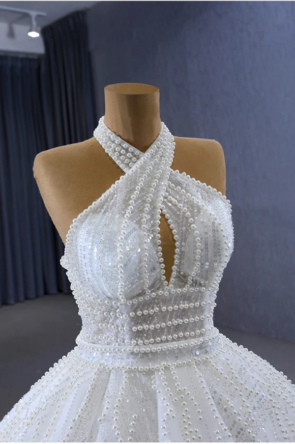 Luxury / Gorgeous White Handmade  Beading Pearl Sequins Wedding Dresses 2023 Ball Gown Halter Sleeveless Backless Floor-Length / Long Wedding
