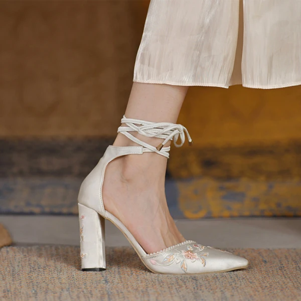 Élégant Ivoire Brodé Perle Promo Sandales Femme 2022 Bride Cheville 9 cm Talons Épais À Bout Pointu Talons Hauts