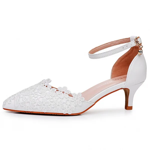 Simple Blanche En Dentelle Fleur Chaussure De Mariée 2024 Bride Cheville 5 cm Talons Aiguilles À Bout Pointu Mariage Talons Hauts