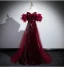 Scintillantes Bordeaux Paillettes Fendue devant Robe De Bal 2024 Trompette / Sirène De l'épaule Gonflée Manches Courtes Dos Nu Train De Balayage Soirée Robe De Ceremonie