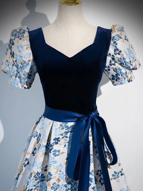 Chic / Beautiful Navy Blue Printing Prom Dresses 2024 A-Line / Princess V-Neck Short Sleeve Bow Sash Backless Floor-Length / Long Prom Formal Dresses