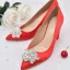 Élégant Rouge Perle Faux Diamant Satin Chaussure De Mariée 2022 Mariage 8 cm Talons Épais À Bout Pointu Escarpins Talons Hauts