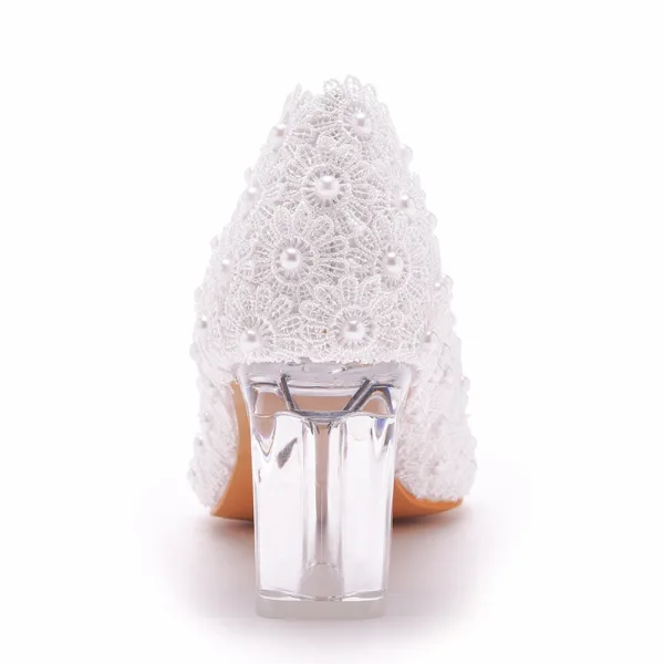 Charmant Blanche Perle En Dentelle Fleur Cristal Chaussure De Mariée 2023 7 cm Talons Épais À Bout Pointu Mariage Escarpins Talons Hauts