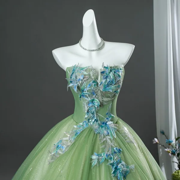 Zauberhaft Salbeigrün Perlenstickerei Spitze Blumen Ballkleider 2026 Ballkleid Bandeau Ärmellos Rückenfreies