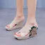 Chic / Belle Beige Plage Brodé Sandales Femme 2024 9 cm Compensées Peep Toes / Bout Ouvert Sandales