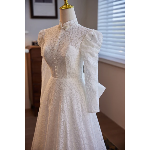 Vintage / Retro Ivory Pearl Lace Flower Wedding Dresses 2024 A-Line / Princess High Neck Long Sleeve Backless Bow Floor-Length / Long