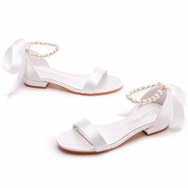 Sexy Weiß Perle Knöchelriemen Schleife Flache Brautschuhe 2023 Peeptoes Hochzeit Sandaletten