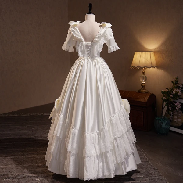 Vintage / Retro Ivory Lace Flower Satin Wedding Dresses 2023 A-Line / Princess V-Neck Bow Short Sleeve Backless Floor-Length / Long Wedding