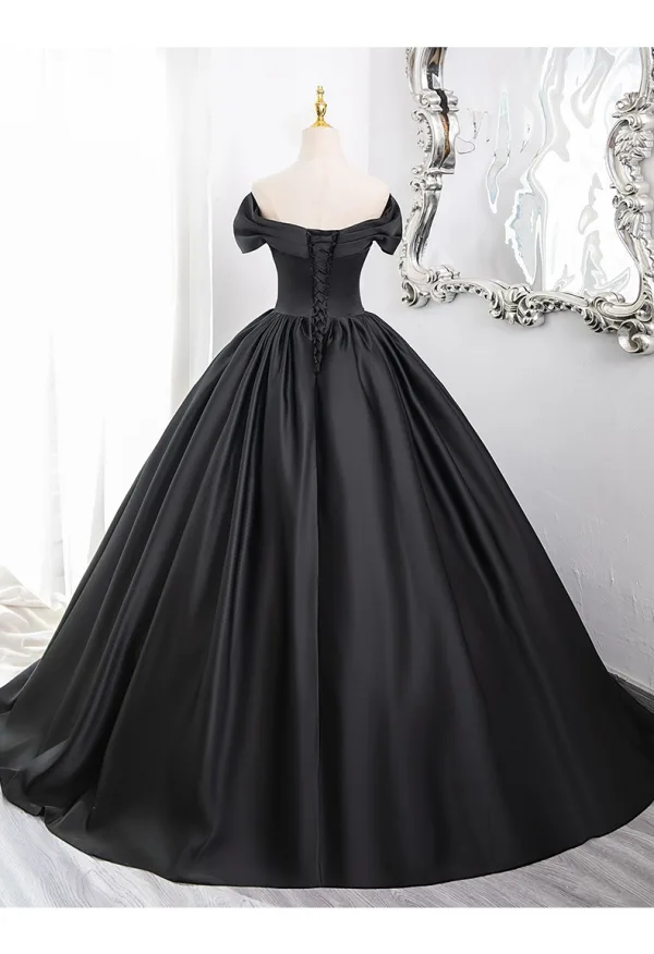 Elegant Black Satin Prom Dresses 2024 Ball Gown Off-The-Shoulder Sleeveless Backless Floor-Length / Long Prom Formal Dresses