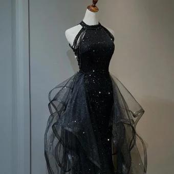 Charmant Noire Perlage Gland Paillettes Volants En Cascade Robe De Soirée 2023 Trompette Sirène Encolure Dégagée Sans Manches Soirée Longue Robe De Ceremonie