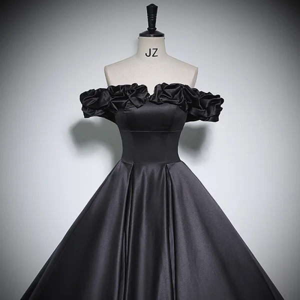Vintage Sorte Satin Gallakjoler 2023 Balkjole Flæse Off-The-Shoulder Ærmeløs Halterneck Lange Galla Kjoler