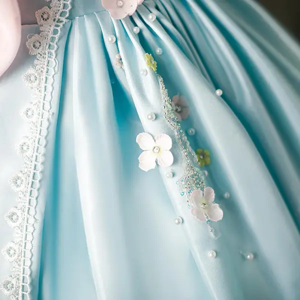 Élégant Bleu Ciel Perlage Perle Appliques Anniversaire Robe Ceremonie Fille 2022 Robe Boule Satin Encolure Carrée Gonflée Manches Courtes Dos Nu Noeud Longue Robe Ceremonie Fille