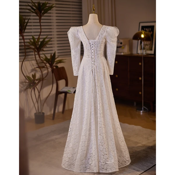 Vintage / Retro Ivory Lace Flower Wedding Dresses 2024 A-Line / Princess Square Neckline Long Sleeve Backless Floor-Length / Long