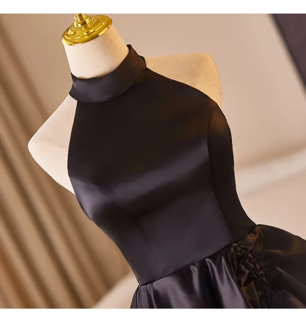 Audrey Hepburn-Stil Schwarz Ballkleider 2024 A Linie Stehkragen Ärmellos Rückenfreies Sweep / Pinsel Zug Ball Festliche Kleider