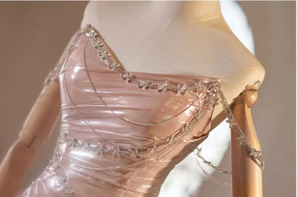 Mode Rougissant Rose Faux Diamant Noeud Robe De Bal 2024 Princesse Bustier Sans Manches Dos Nu Train De Balayage Promo Robe De Ceremonie