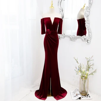 Charmant Bordeaux Daim Robe De Soirée 2022 Trompette Sirène De L Épaule Manches Courtes Dos Nu Ceinture Fleur Train De Balayage Soirée Robe De Ceremonie