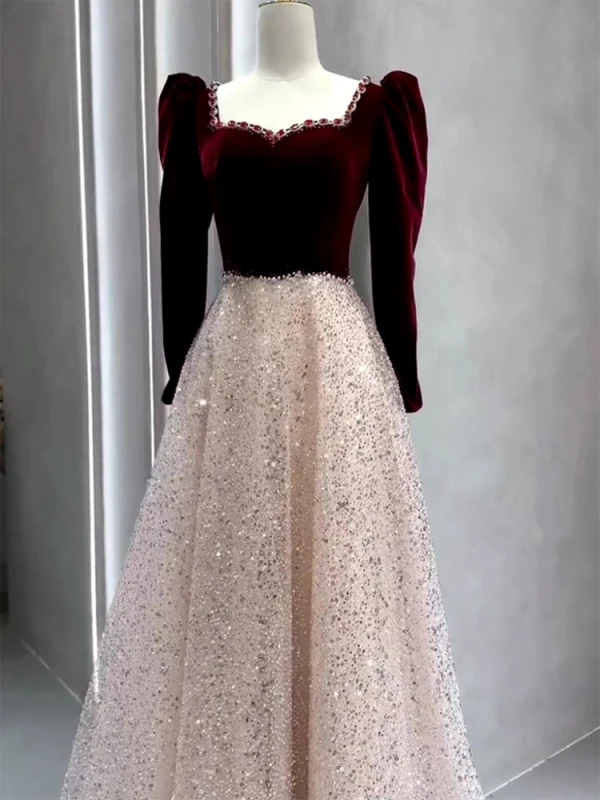 Elegant Burgundy Beading Sequins Velvet Prom Dresses 2024 A-Line / Princess Square Neckline Long Sleeve Backless Bow Floor-Length / Long Prom Formal Dresses